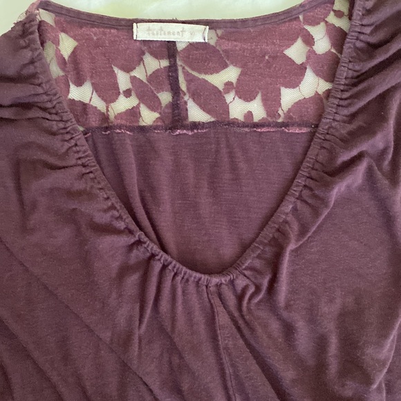 Testament Burgundy Top-Small - Picture 2 of 3